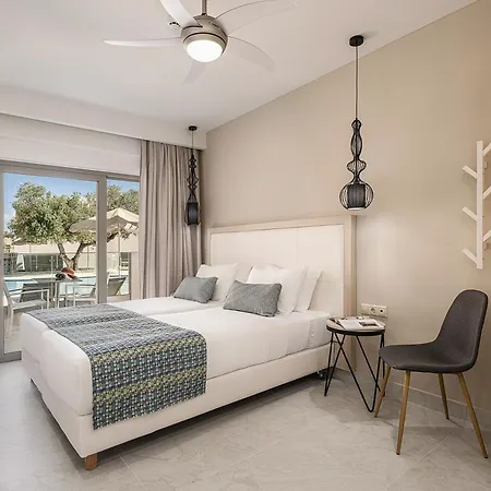Sirios Village & Hotell 4*